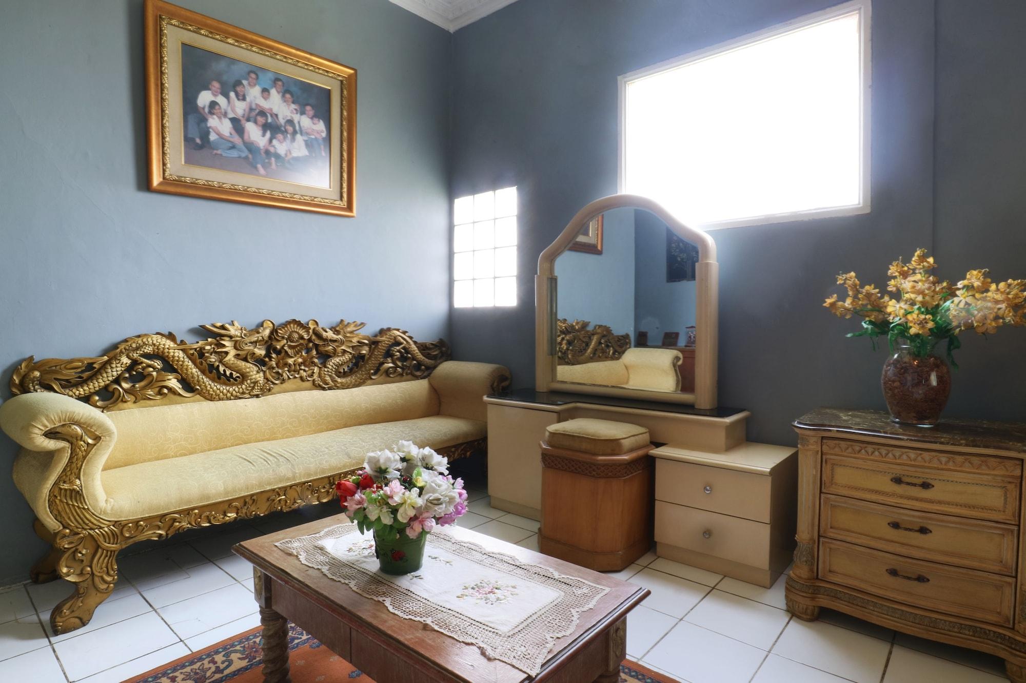 Villa Sri Manganti Jakarta Exterior photo