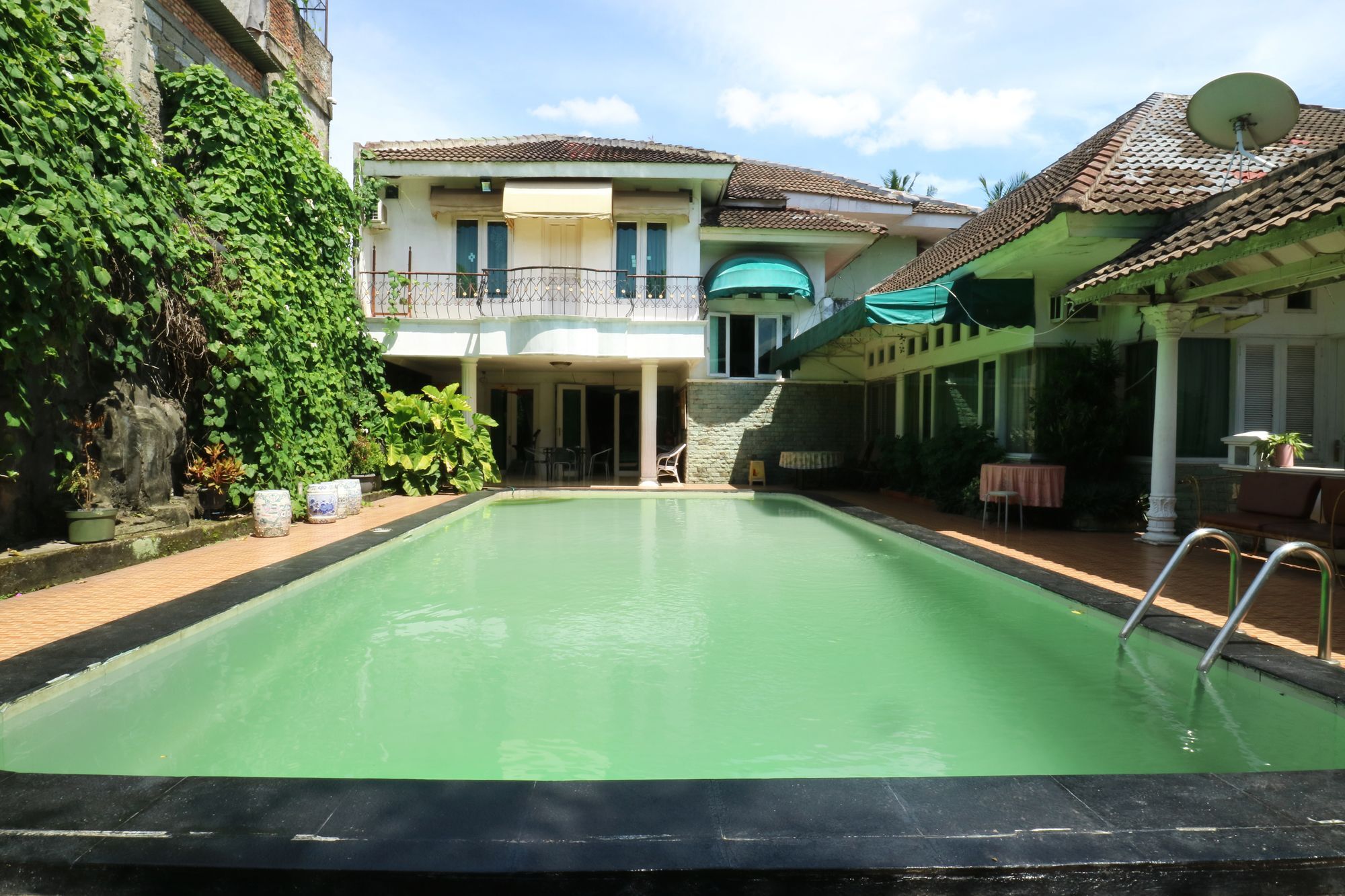 Villa Sri Manganti Jakarta Exterior photo